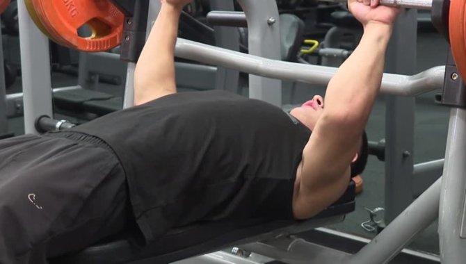 Beton dambıllardan paralimpik halter şampiyonluğuna