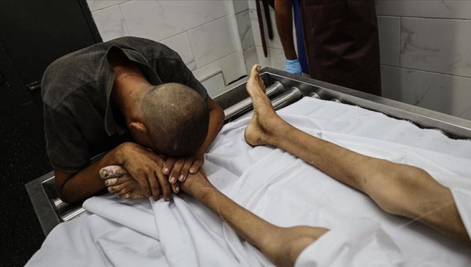 İsrail'in kıtlığı dayattığı Gazze Şeridi'nde son 24 saatte 6 kişi daha açlıktan hayatını kaybetti