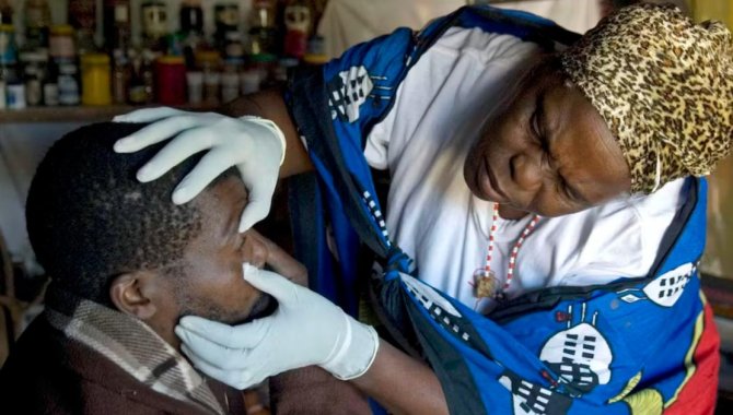 Gana: Afrika ülkeleri sağlık sistemlerinde tam egemenlik sağlamalı