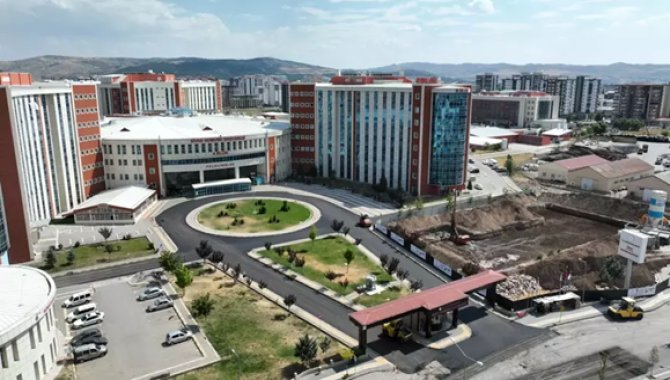 Sivas Numune Hastanesi yeni idari binasının inşaat çalışmaları sürüyor