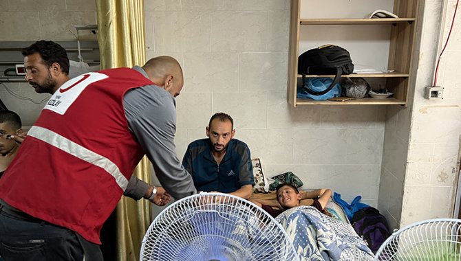 Türk Kızılay, Gazze'deki El Kudüs Hastanesi'ne her gün sıcak yemek ulaştırıyor