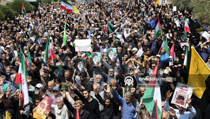 İran'ın başkenti Tahran'da sağlık çalışanları İsrail'in Gazze'deki soykırımını protesto etti
