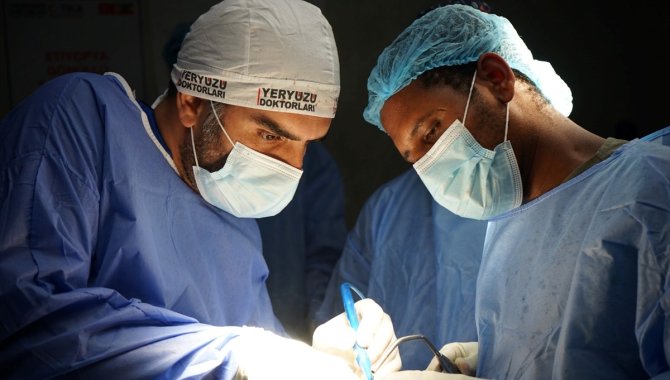 Yeryüzü Doktorları Derneğinin gönüllü sağlık ekibi Etiyopya sağlık kampını tamamladı