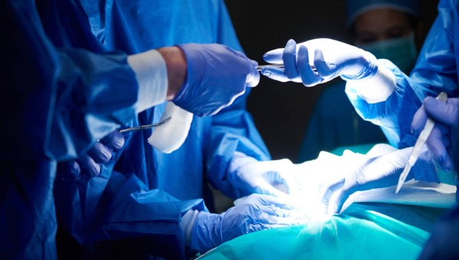 Dünyada ilk kez beyin ölümü gerçekleşmiş insana domuz akciğeri nakledildi