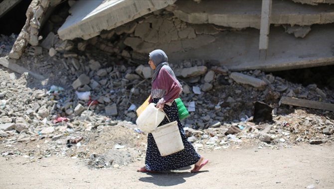 Dünya genelinde her 4 kişiden 1'i güvenli içme suyuna erişemiyor