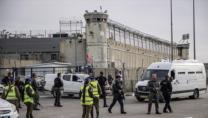 Serbest bırakılan Gazzeli Hüseyin ez-Zubeydi, İsrail hapishanelerinde gördüğü işkenceleri anlattı: