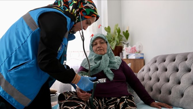 Kocaeli'de "özel" hastalar evden çıkmadan sağlık hizmeti alıyor