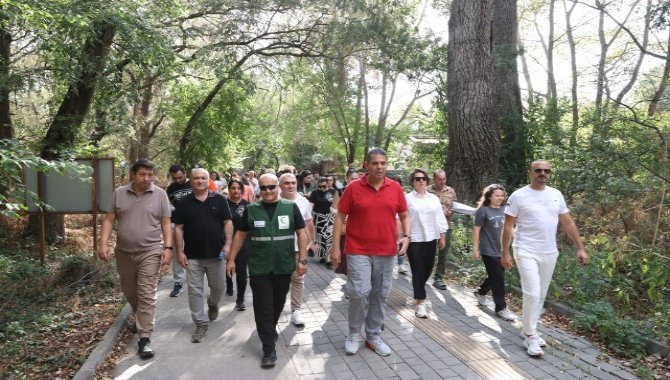 Adana'da sağlıklı yaşama dikkati çekmek için yürüyüş düzenlendi