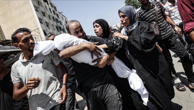 İsrail'in kıtlığı dayattığı Gazze'de son 24 saatte 3'ü çocuk 5 kişi daha açlıktan hayatını kaybetti