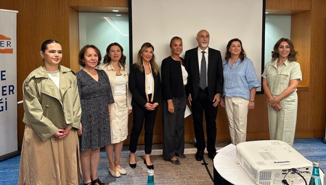 Türkiye Alzheimer Derneği'nden hastalığa karşı farkındalık çağrısı