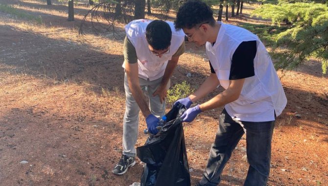 Genç Yeryüzü Doktorları atık toplama etkinliği düzenledi