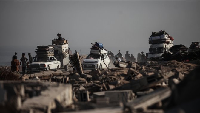 İsrail, katliamlar ve açlıkla Gazze'nin kuzeyindeki 1 milyon Filistinliyi göçe zorluyor