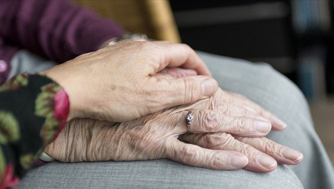 Küresel toplum Alzheimer gibi demans hastalıklarını gün geçtikçe daha çok kabulleniyor