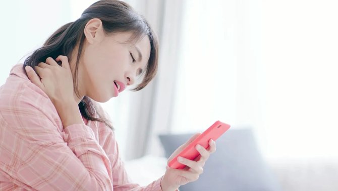Japonya'da Toyoake Belediyesi, akıllı telefon kullanımını 2 saatle sınırlamayı öneren yönetmeliği onayladı