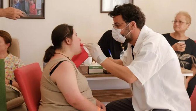 Ayvalık'ta engellilere ücretsiz ağız ve diş sağlığı hizmeti sunuluyor