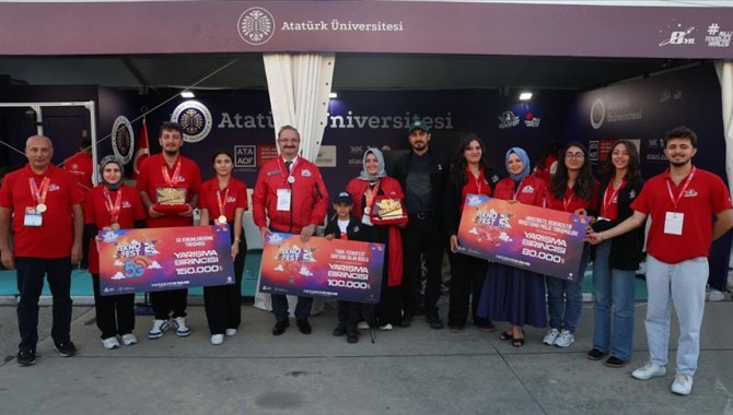 Atatürk Üniversitesi TEKNOFEST'te 11 madalya kazandı