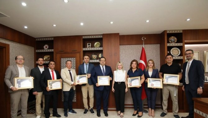 Rektör Özkan, TÜRKPATENT ISIF'25'te ödül alan akademisyenlerle buluştu