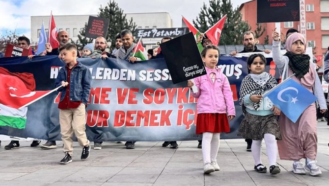 Erzurum'da sağlık çalışanları 98 haftadır Gazze için yürüyor
