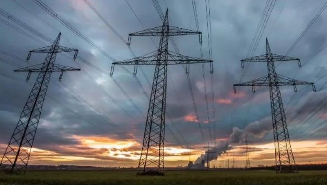 Nijerya'da 85 milyondan fazla kişi elektriğe erişemiyor