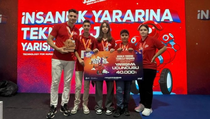 İzmirli öğretmen ve öğrenciler TEKNOFEST'ten ödüllerle döndü