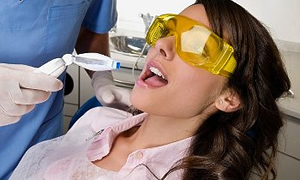 Dentistanbul'u alan rhea gözünü polikliniklere dikti