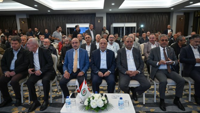 HAK-İŞ'ten "Yaşlılıkta Sosyal Koruma ve Sendikal Perspektif" paneli