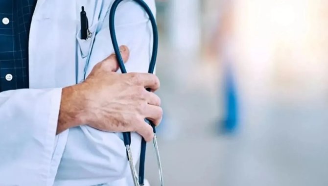 Gana'da asistan doktorlar, ödenmeyen maaşlar nedeniyle greve gidiyor