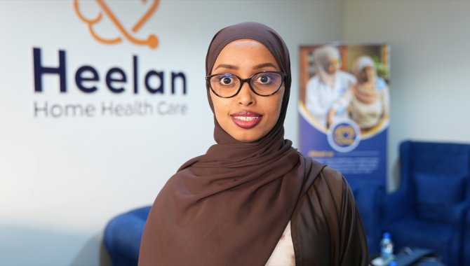 Türkiye mezunu Somalili Hashi, ülkesinde evde sağlık hizmeti veren ilk merkezi açtı