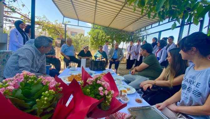 Kozan'da "Dünya Yaşlılar Günü" kapsamında etkinlik gerçekleştirildi