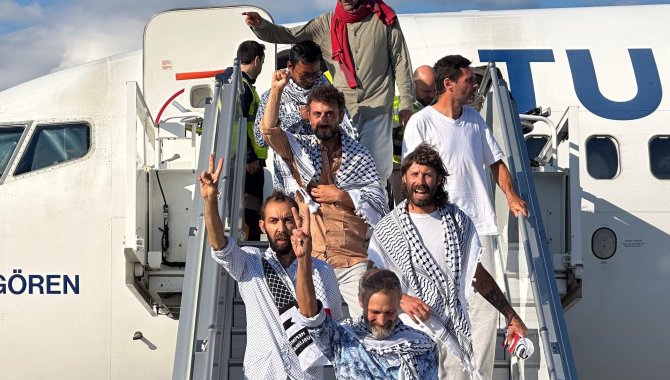 İsrail'in alıkoyduğu aktivistler Türkiye'ye geldiklerinde ifadelerine başvurulacak