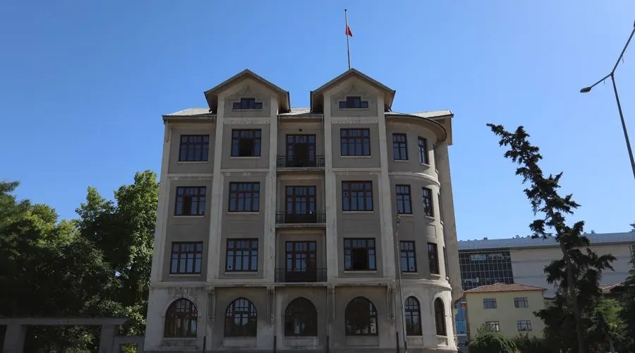 17 Tıp Fakültesine Kilit