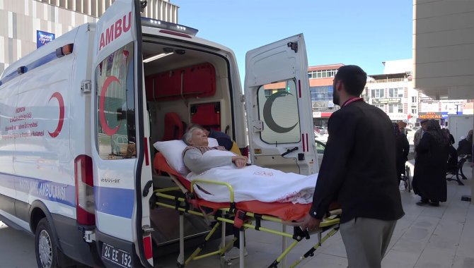 Erzincan'da hastaneden taburcu olanlar 3 yıldır evlerine ücretsiz taşınıyor