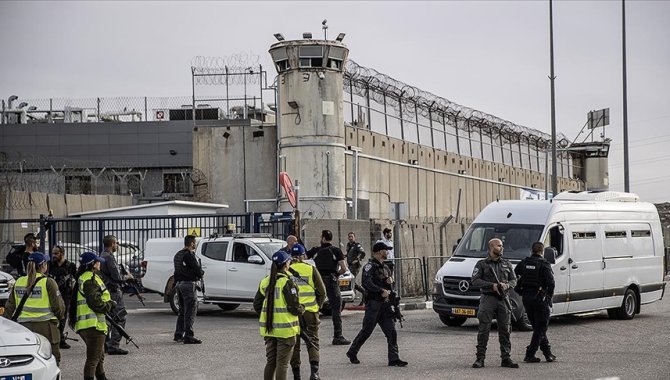 İsrail hapishanesinde "kanser tedavisi" uygulanan Filistinli esir, serbest kalınca hasta olmadığını öğrendi