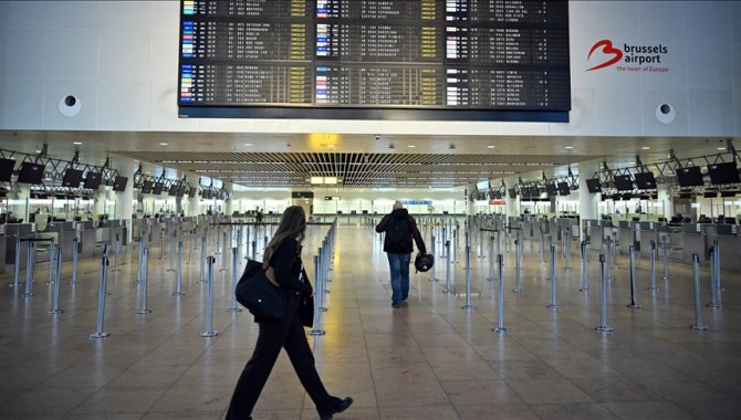 Belçika'da genel grev hayatı durma noktasına getirdi
