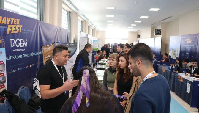 Burdur'da düzenlenen HAYTEKFEST 2025 proje sunumlarıyla devam ediyor