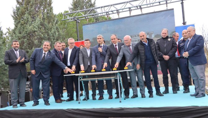 Uşak'ta meslek yüksekokulu ile sağlık müdürlüğü ve aile sağlığı merkezinin temeli atıldı