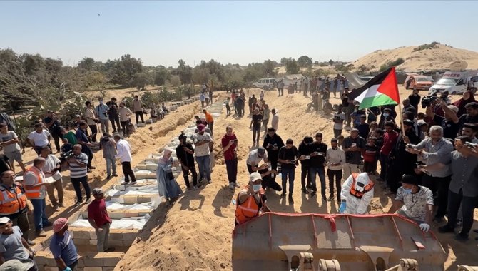 Gazze'deki Sağlık Bakanlığı: İsrail'den 30 Filistinlinin naaşı teslim alındı, cenazelerde işkence izleri var