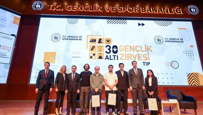"30 Altı Gençlik Zirvesi" tıp fakültesi öğrencilerini buluşturdu