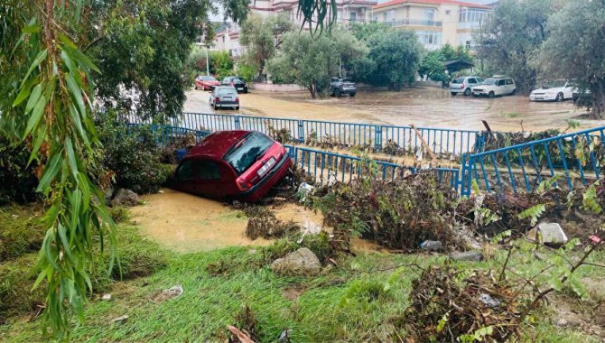 AFAD'dan Foça'daki sağanak sonrası yürütülen çalışmalara ilişkin açıklama