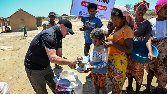 Adana'dan, binlerce kilometre uzaktaki Madagaskar'a yardım eli