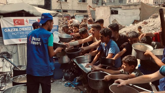 Deniz Feneri Derneği, Gazze'ye insani yardımlarını sürdürüyor