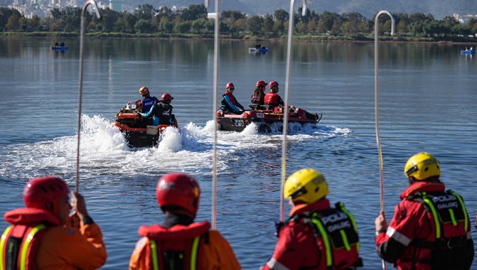İzmir'de sel senaryosuyla tatbikat yapıldı
