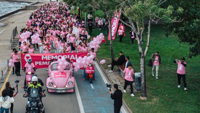 Ağrı'da kadın sağlık çalışanları meme kanseri farkındalığı yürüyüşü yaptı