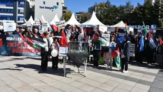 Erzurum'da sağlık çalışanları 103 haftadır Gazze için desteklerini sürdürüyor