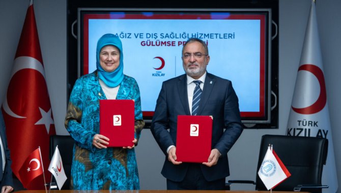 Türk Kızılay "Gülümse Projesi" kapsamında AYBÜ ile işbirliği protokolü imzaladı: