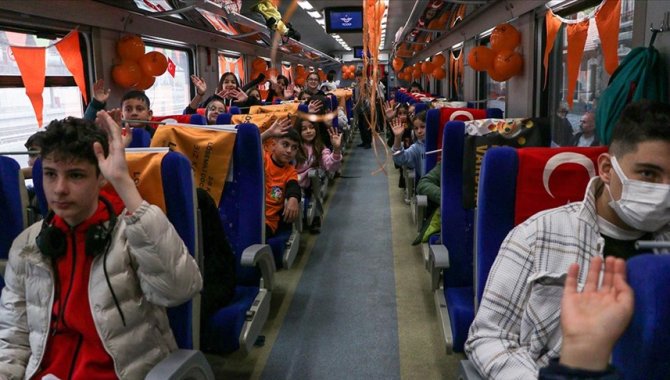 "Umut Treni" lösemili çocuklar için Ankara'dan Kayseri'ye yola çıktı