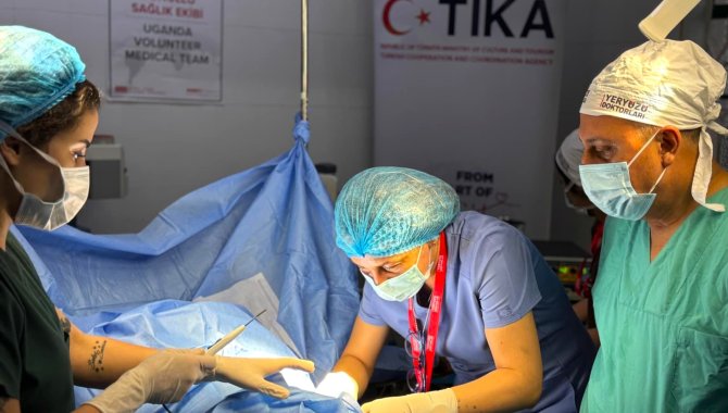 TİKA ve Yeryüzü Doktorlarından Uganda'da ücretsiz sağlık hizmeti