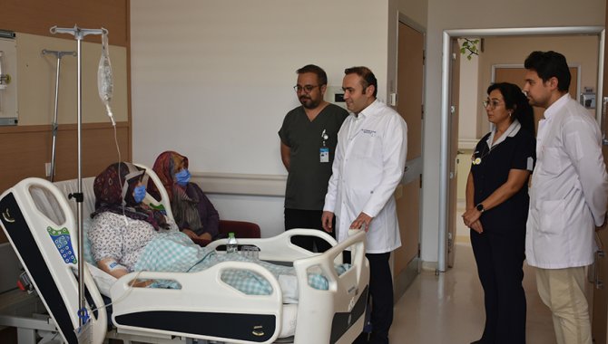 Böbrek hastası ablalarına "hayat vermek" için yarıştılar