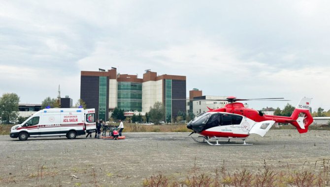Samsun'da ambulans helikopter kalp pili ihtiyacı olan hasta için havalandı
