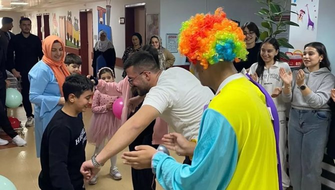 Diyarbakır'da Dünya Diyabet Günü'nde çocuklara moral etkinliği düzenlendi